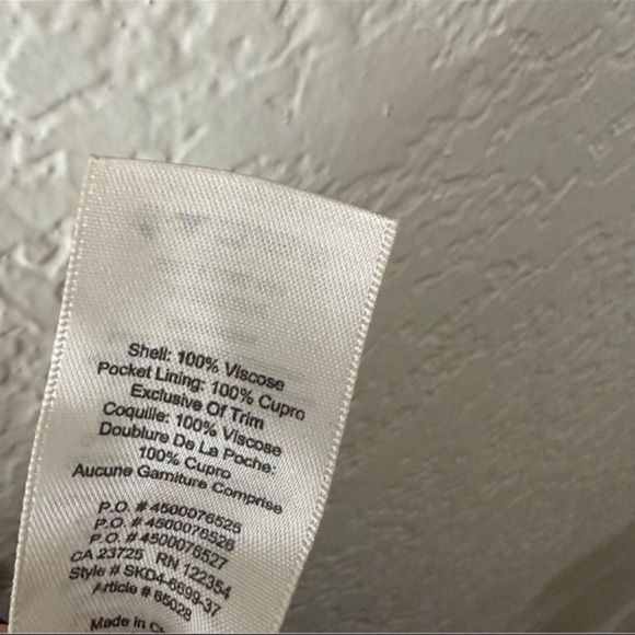 Aritzia Wilfred Wide Leg Silky Pants size 6 - Picture 8 of 10